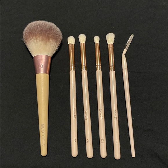 Makeup brush bundle - Picture 1 of 1